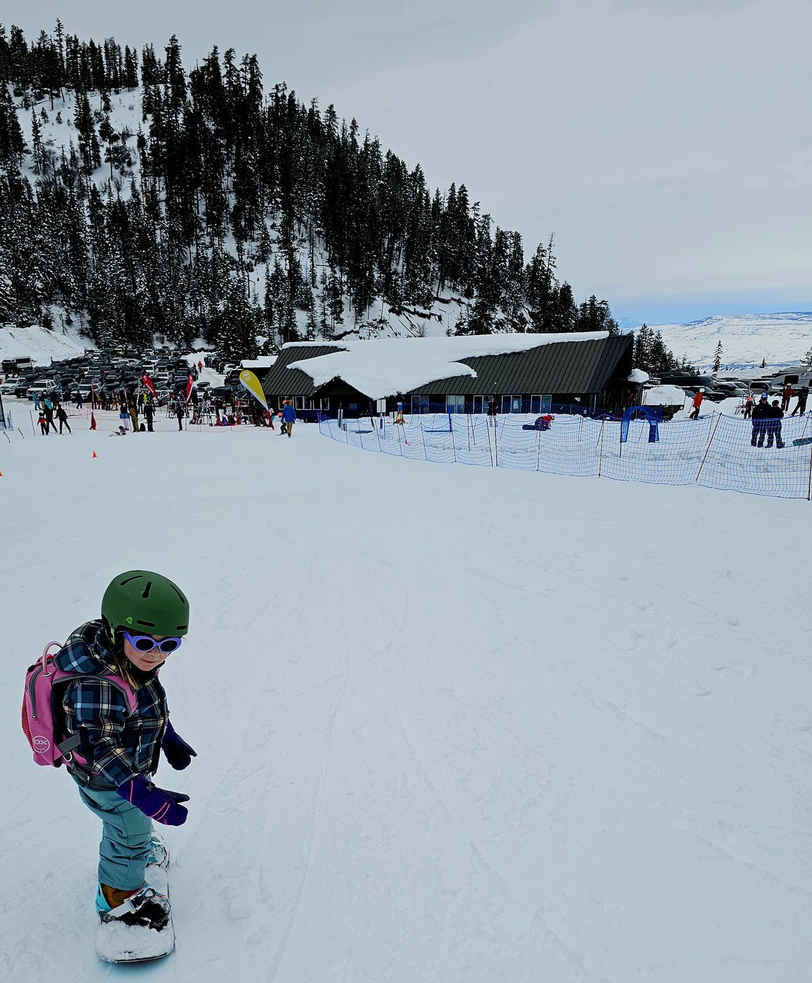 Snowboarding at Mission Ridge